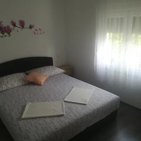 Ivka Brodarica (Sibenik-Knin)